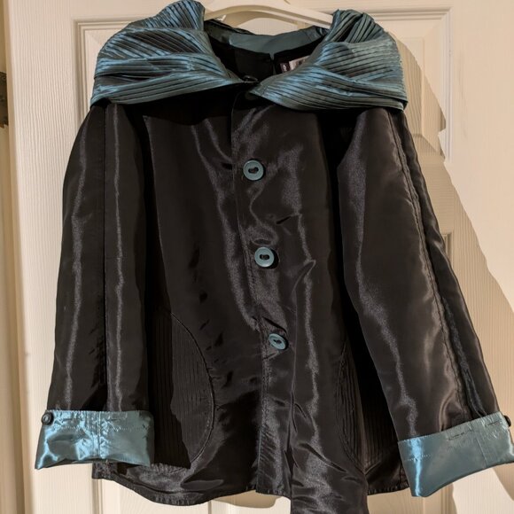 Teal /Black Satin Reversible Jacket with GWP top - Picture 3 of 5